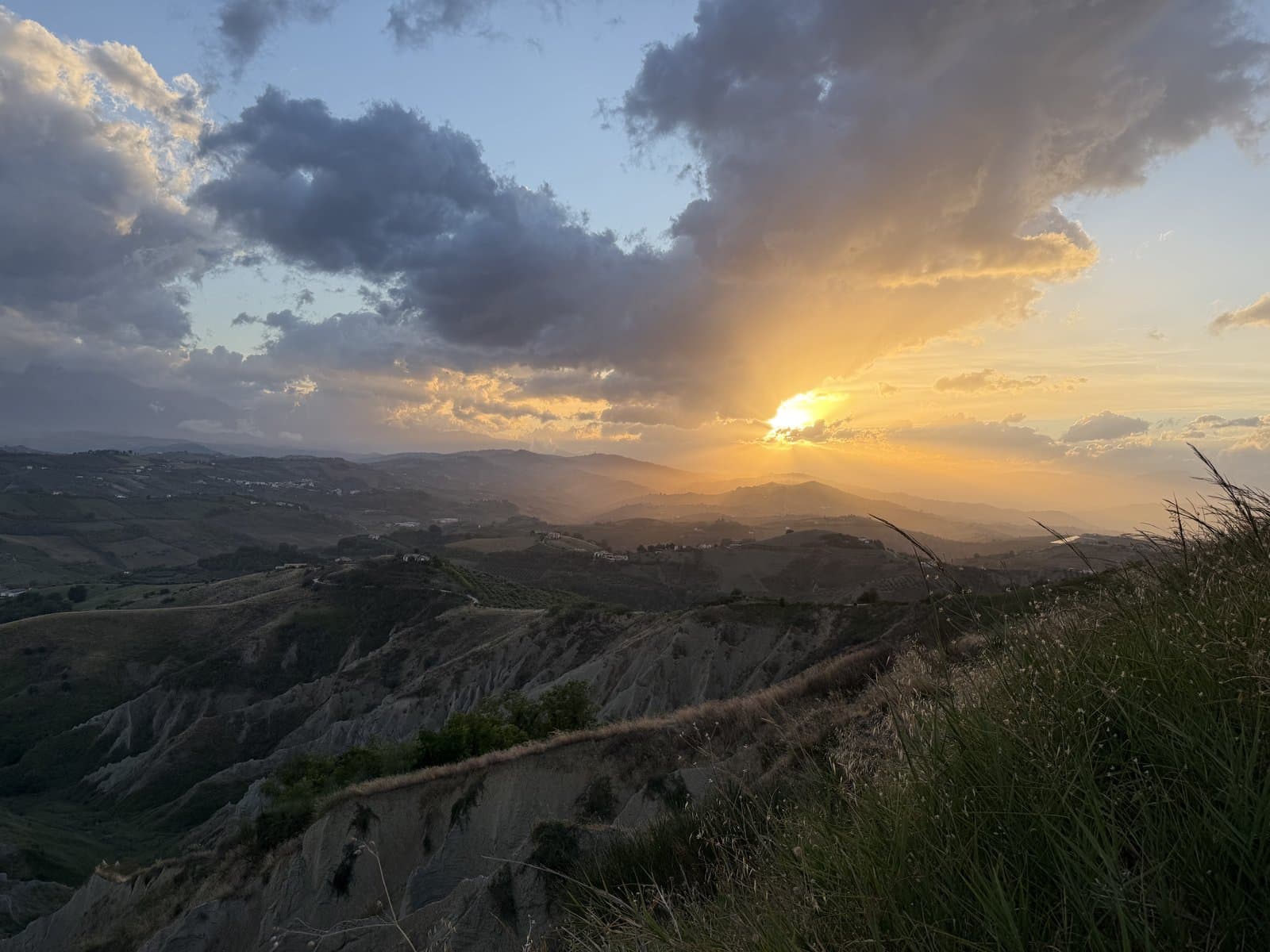 Mountain sunset trail — running terrain